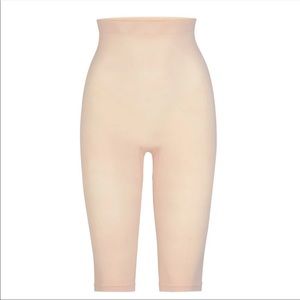 SKIMS Sculpting Legging Below The Knee Sand Tan